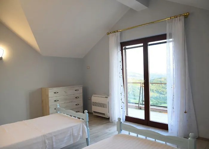 Vila #ioniahouse Surrel